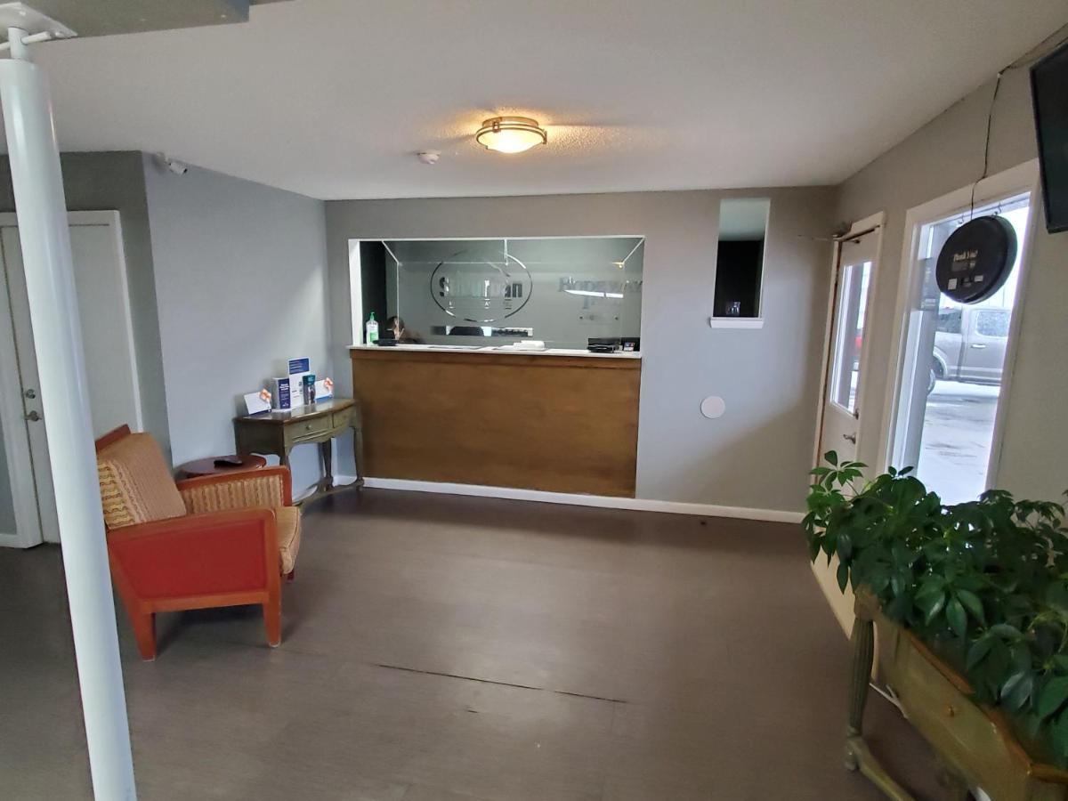 Rodeway Inn Brazil Экстерьер фото