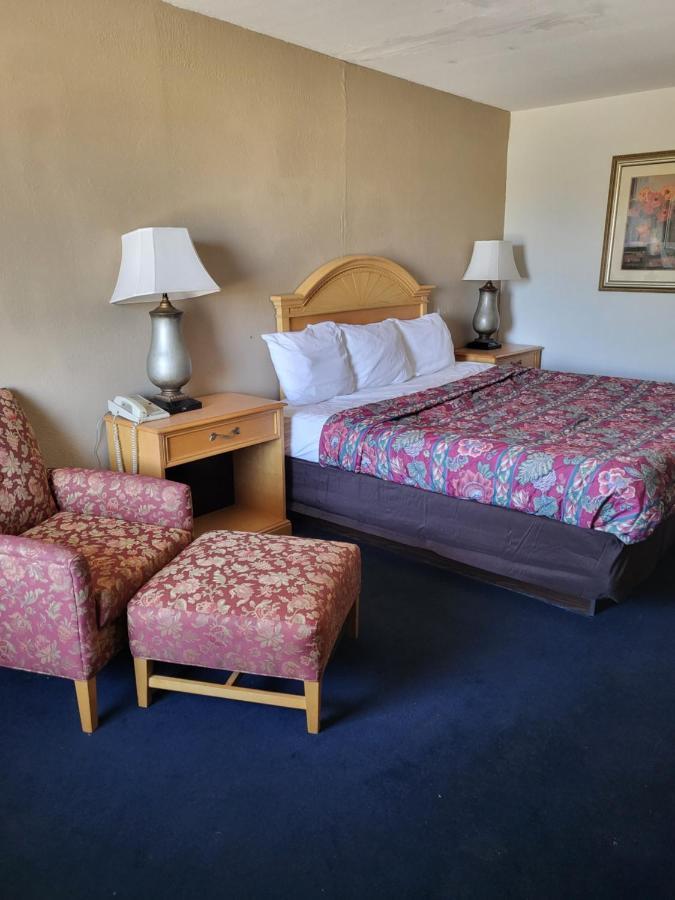 Rodeway Inn Brazil Экстерьер фото