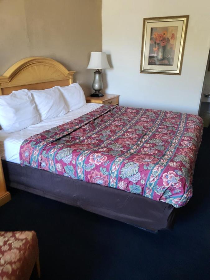 Rodeway Inn Brazil Экстерьер фото