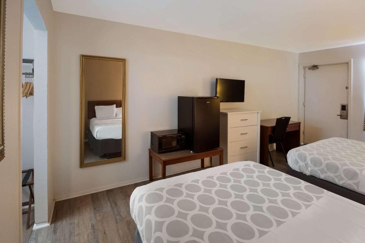 Rodeway Inn Brazil Экстерьер фото